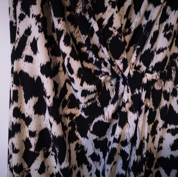 Dress - Picture 2 of 10